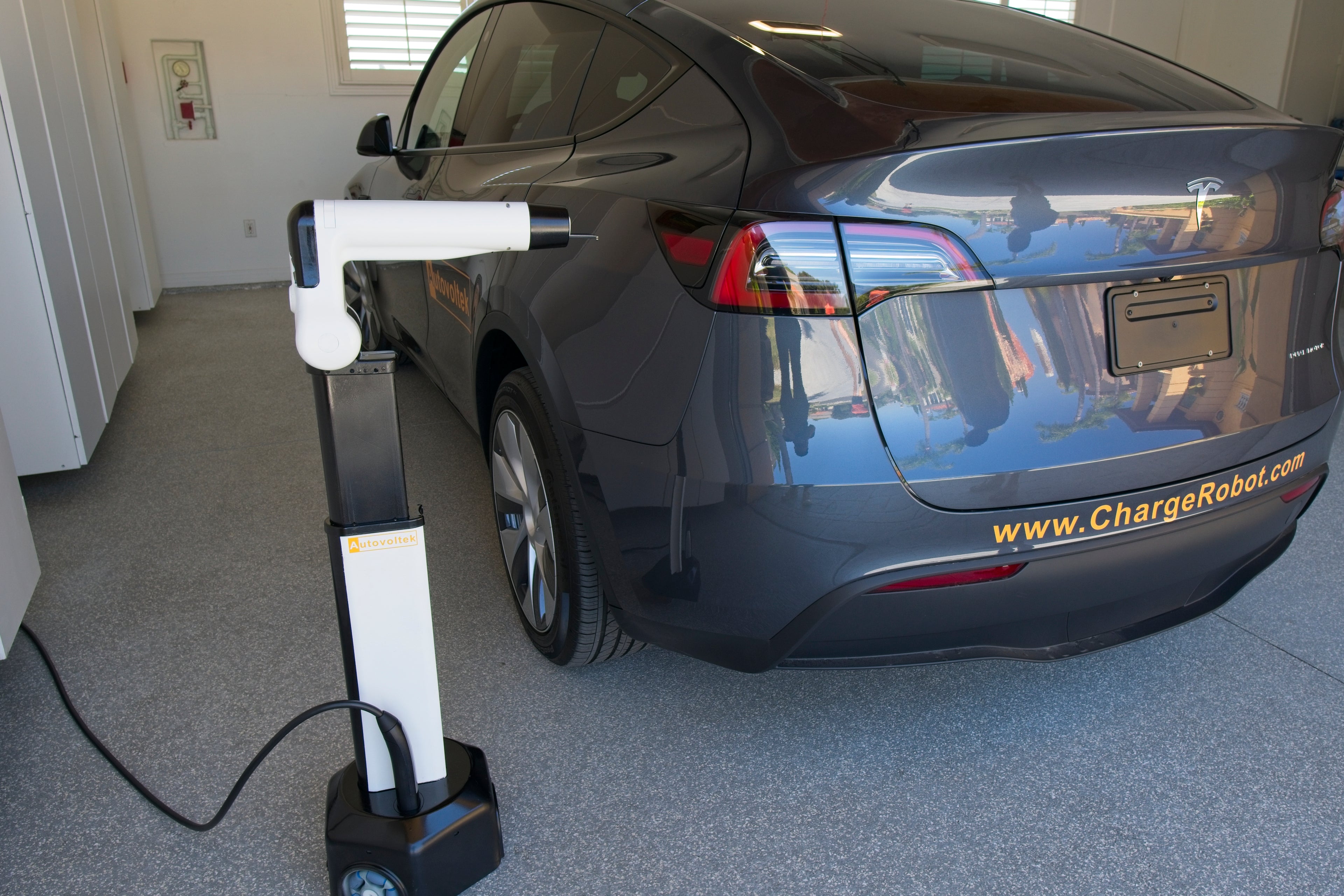 Autovoltek EV Charging Robot